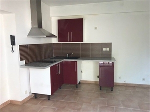 t2 à la location -   30900  NIMES, surface 35 m2 location t2 - UBI478923827